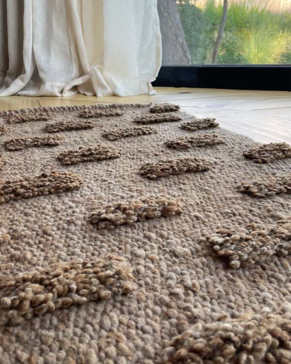 Andina Pom Pom brown rug