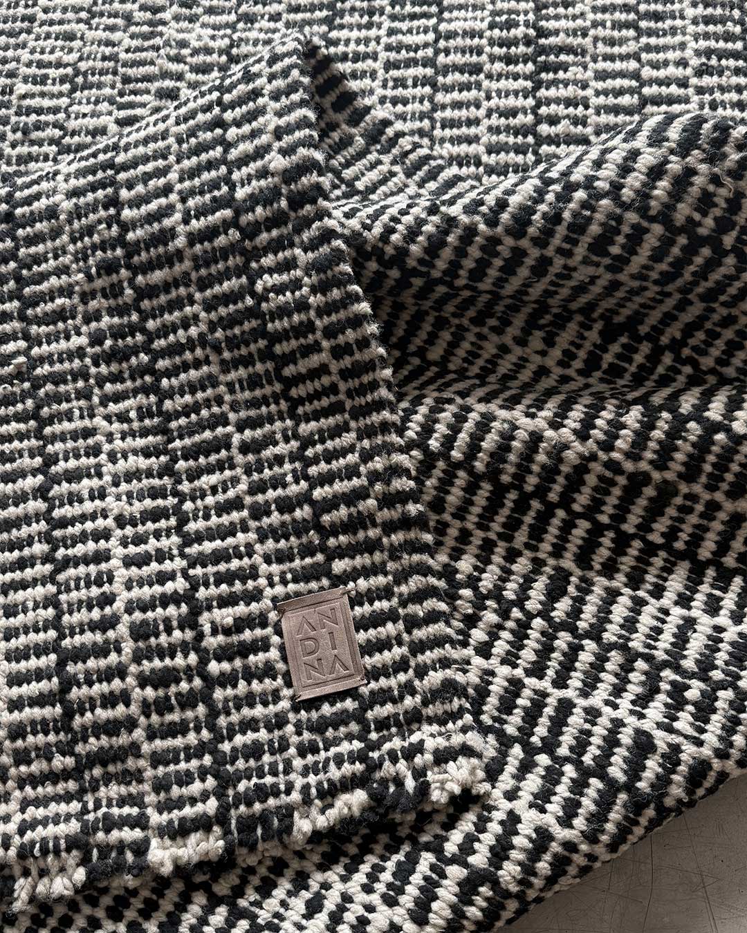 Comb Rug - Black & Natural - Image 3