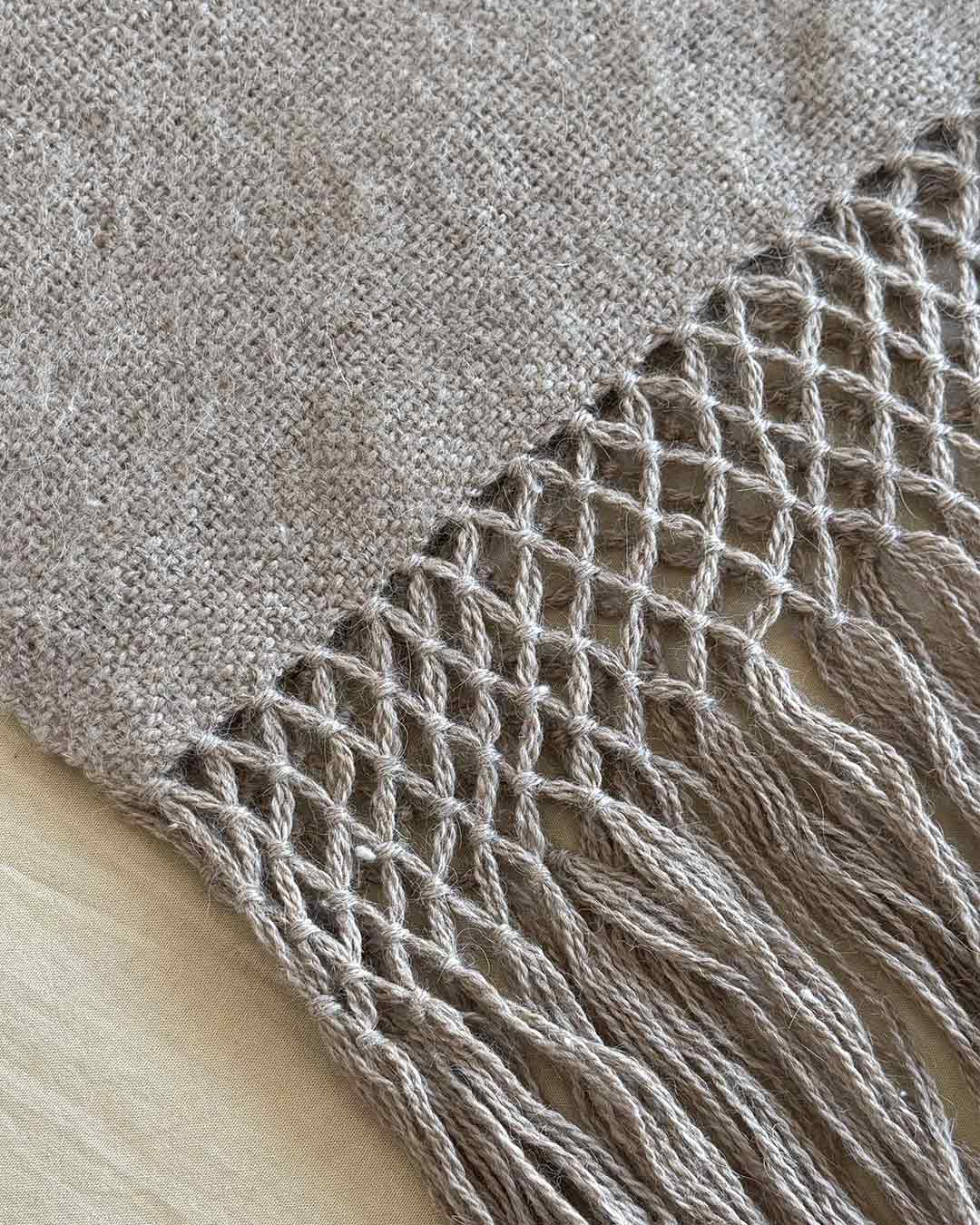 Llama Throw – Oat