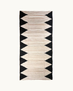 Fangs Rug - Sand & Black