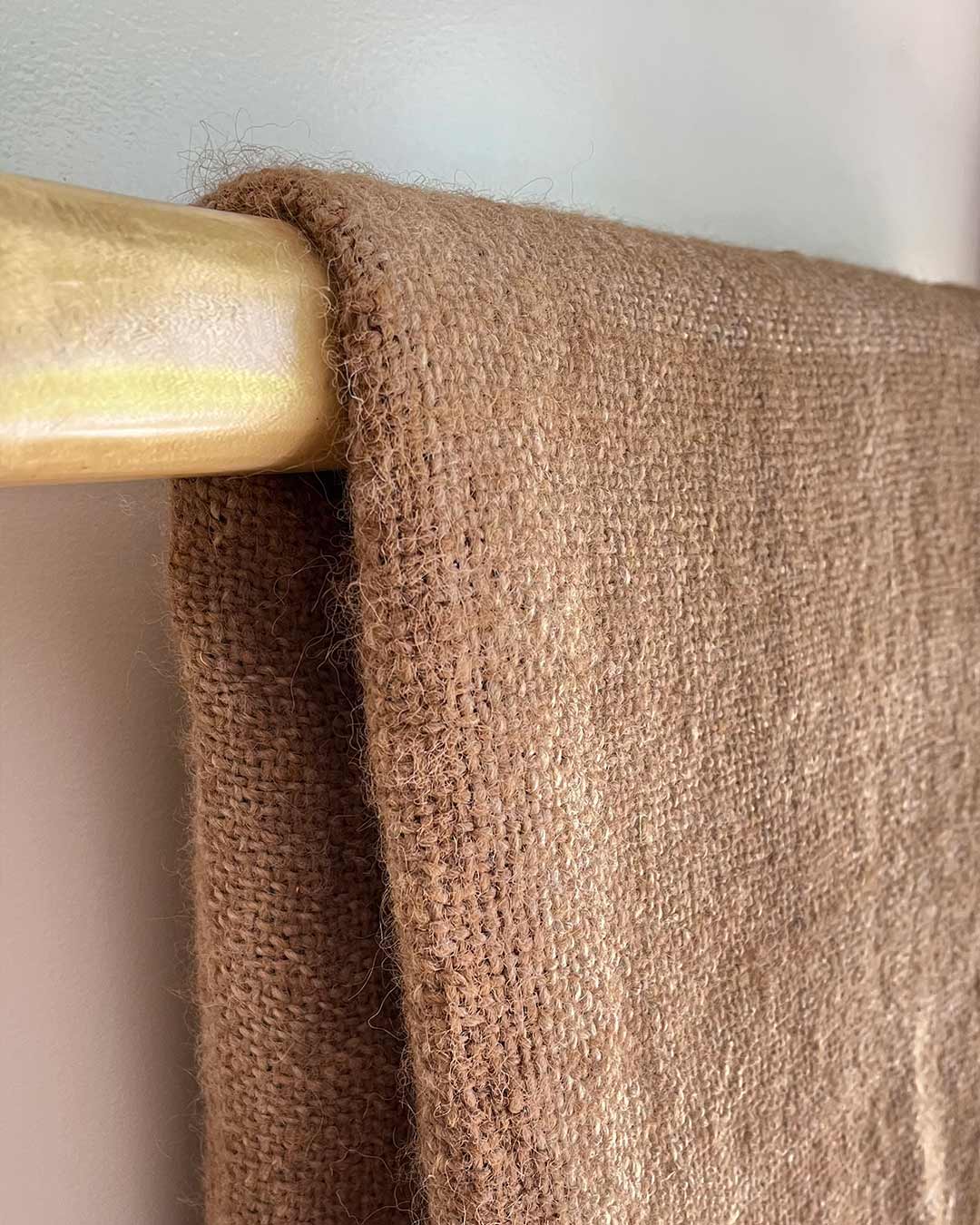 Manta de Llama – Camel - Image 2